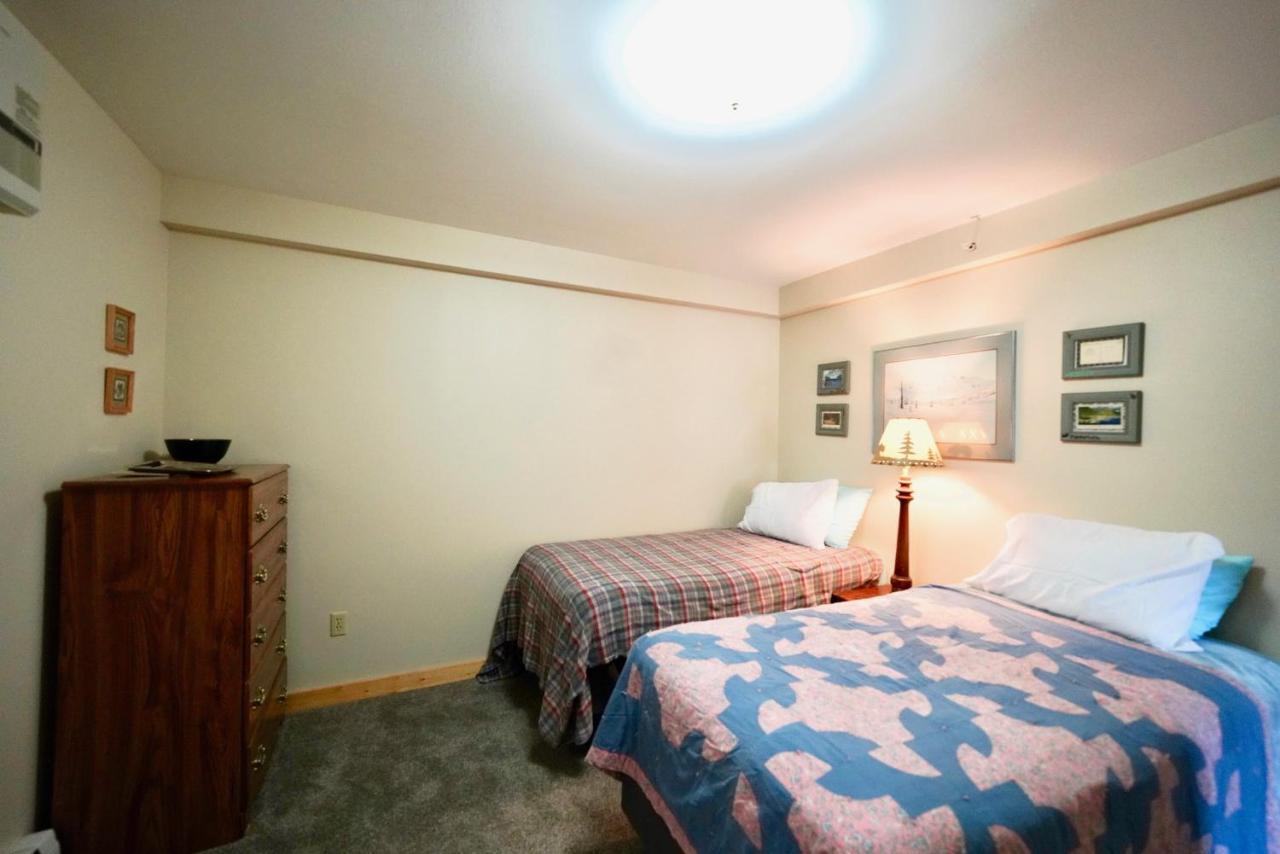 Flat Fish Lodge B&B And Event Center Хоумър Екстериор снимка