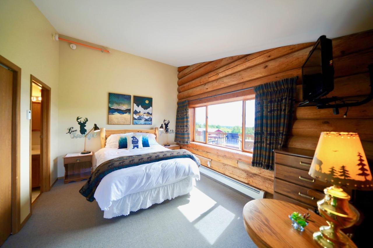 Flat Fish Lodge B&B And Event Center Хоумър Екстериор снимка
