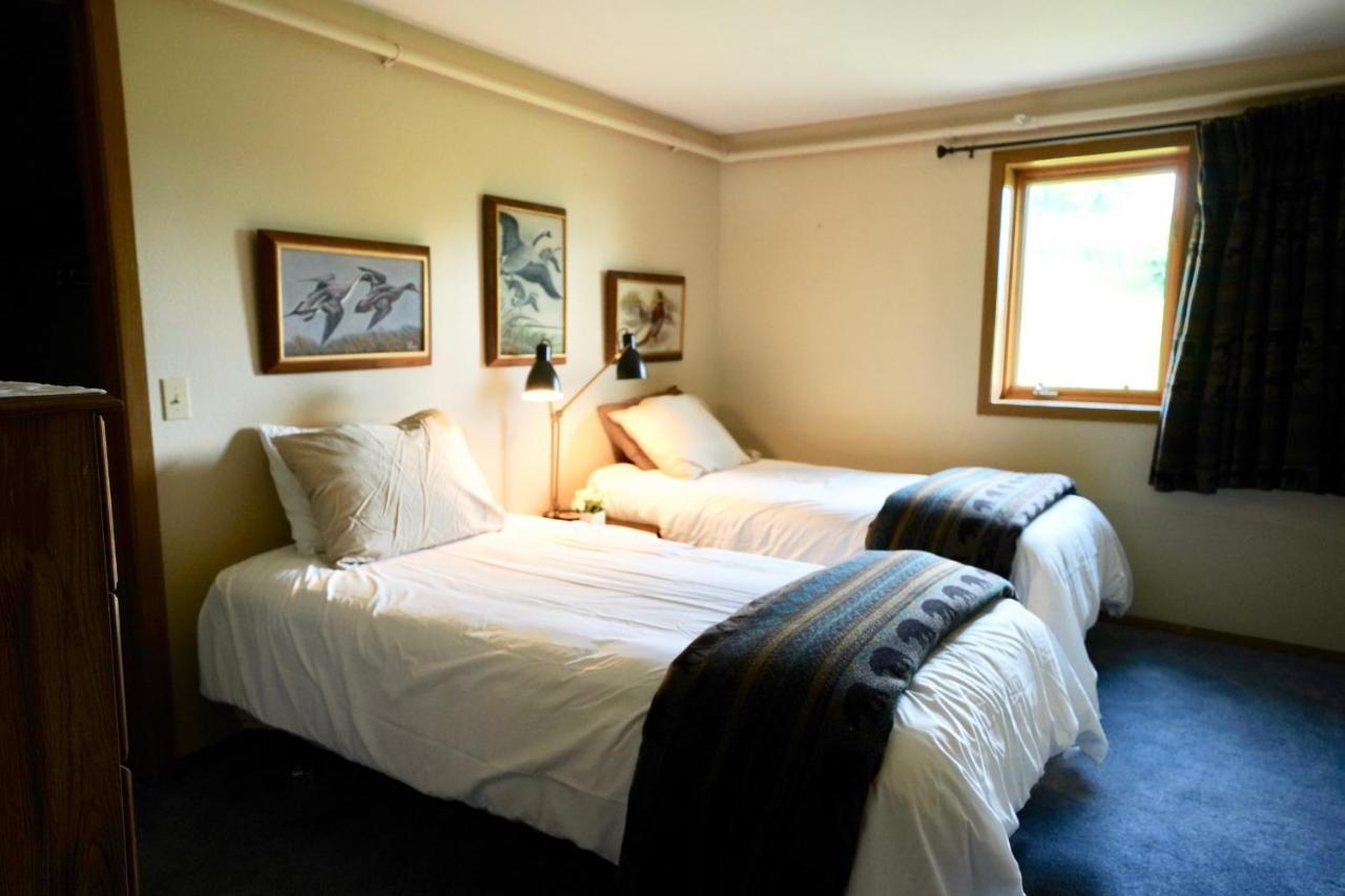Flat Fish Lodge B&B And Event Center Хоумър Екстериор снимка