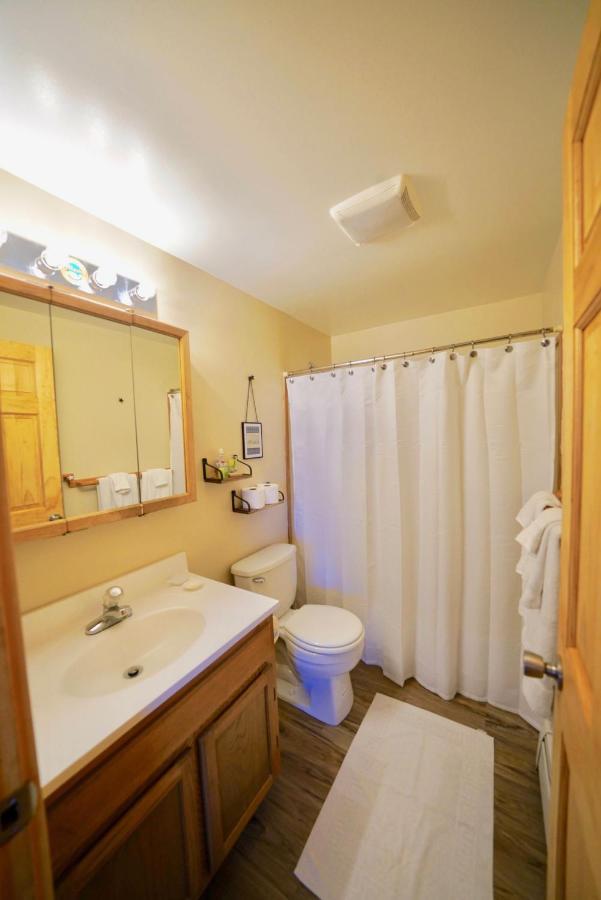 Flat Fish Lodge B&B And Event Center Хоумър Екстериор снимка