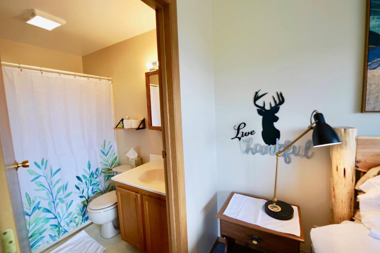 Flat Fish Lodge B&B And Event Center Хоумър Екстериор снимка